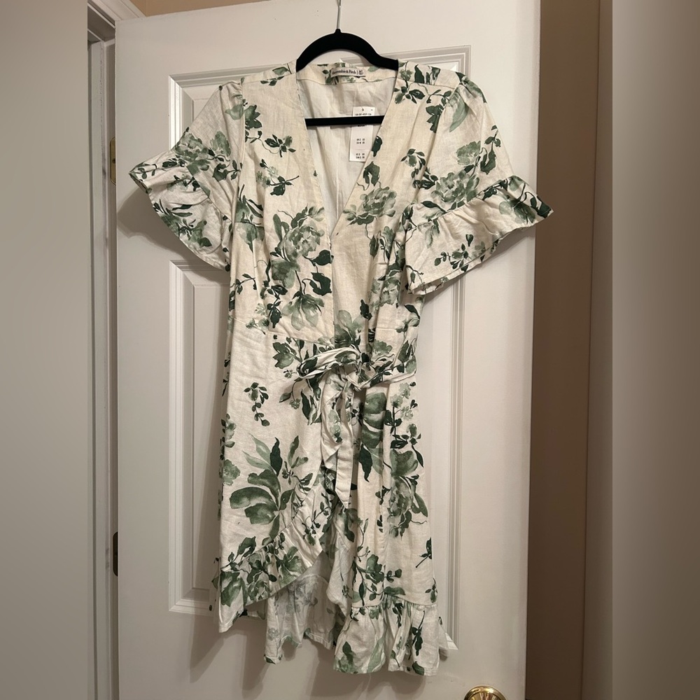 Abercrombie linen floral wrap dress